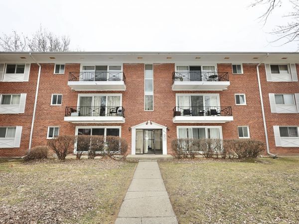 10111 Old Orchard Court, Unit 301, Skokie, IL 60076