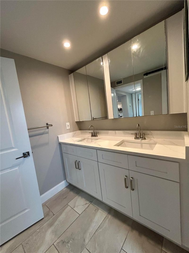 8802 Bay Pointe Drive, Unit 102, Tampa, FL 33615 Photo