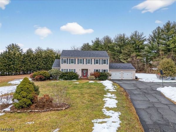 5 Fisher Ct, East Amwell, NJ 08551