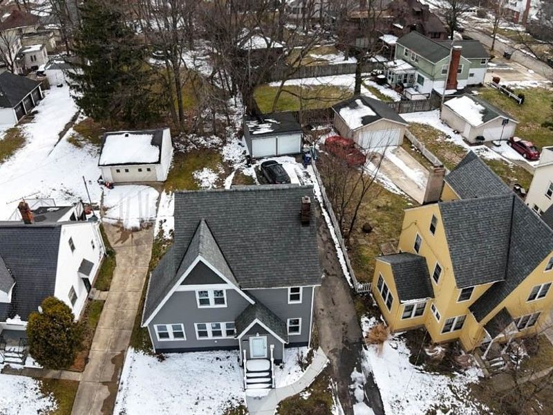 3970 Monticello Boulevard, Cleveland Heights, OH 44121 Photo 2