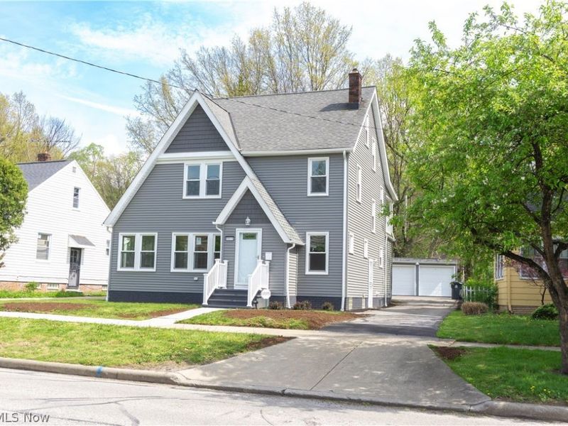 3970 Monticello Boulevard, Cleveland Heights, OH 44121 Photo 2
