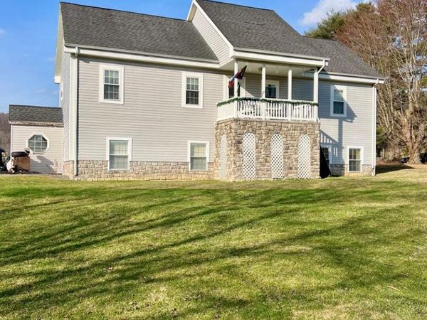 106 Weston Lane, BEAVER, WV 25813