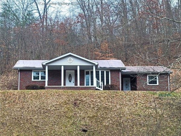 13 Mayfair Lane, Charleston, WV 25311