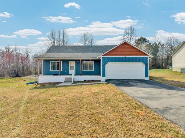 164 Prosperity Dr , Sparta, TN 38583