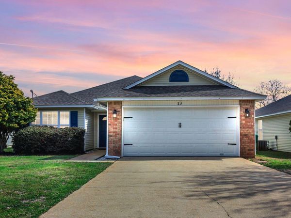 13 Kathleen Drive, Mary Esther, FL 32569