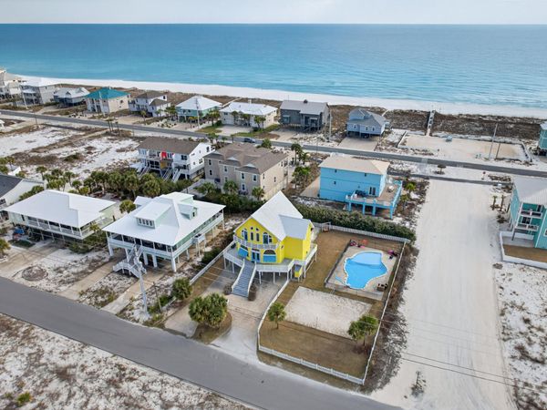 7591 White Sands Boulevard, Navarre, FL 32566
