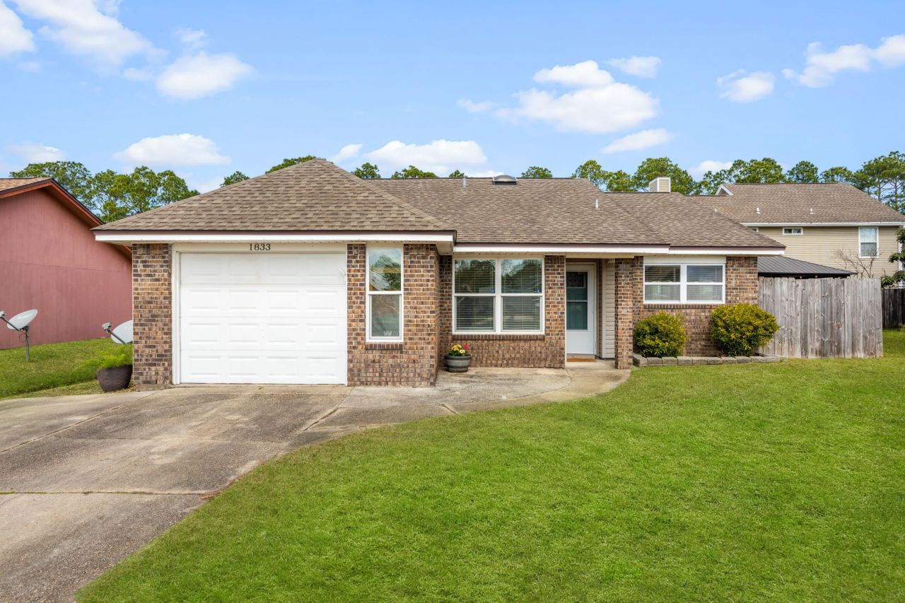 1833 Hunters Path, Fort Walton Beach, FL 32547 Main Photo