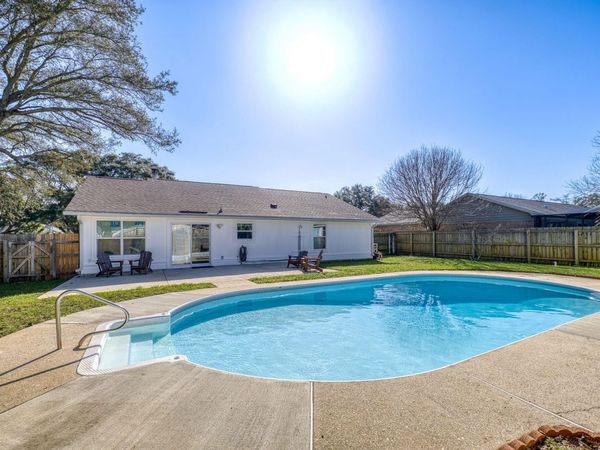 1265 Sanibel Lane, Gulf Breeze, FL 32563