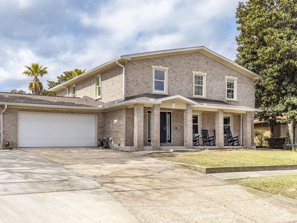 5 NE Bedford Place, Fort Walton Beach, FL 32547