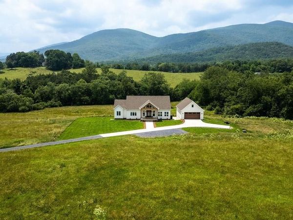 61 HILLSIDE LN, Afton, VA 22920