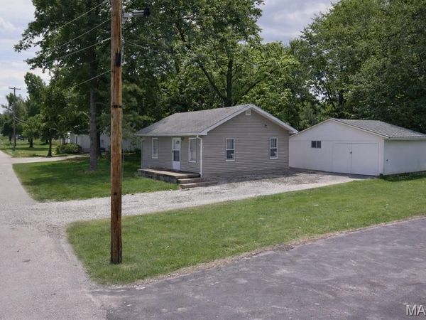 2272 Carol Street , East St Louis, IL 62206