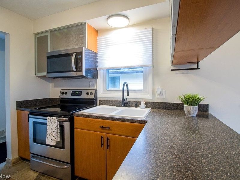 1262 E 346th Street, Eastlake, OH 44095 Photo 8