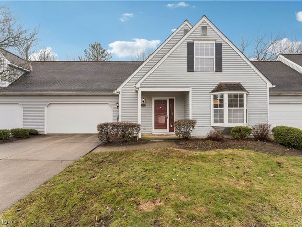 4824 Quarry Lane, Unit 30, Richmond Heights, OH 44143