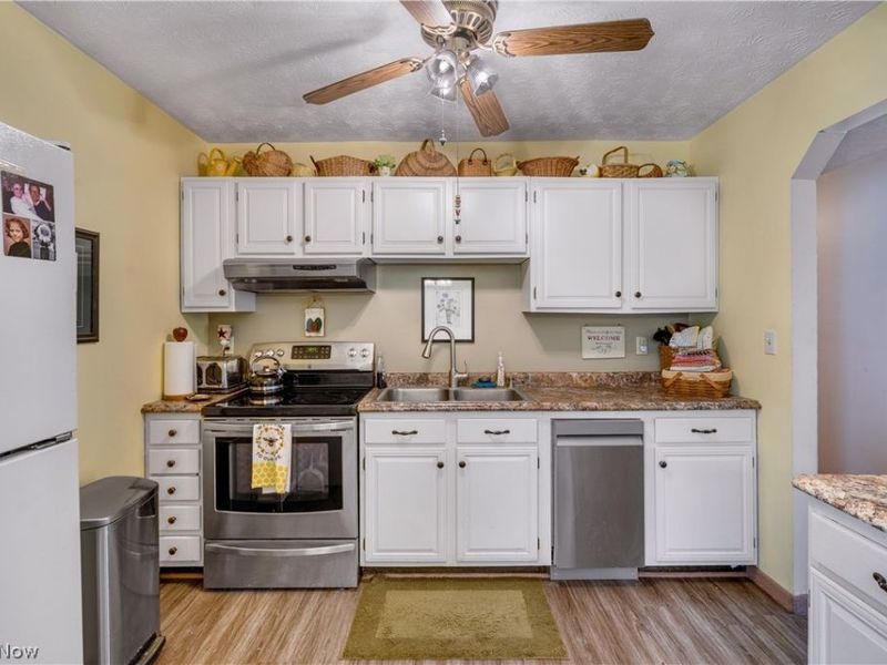 4769 Hoagland Blackstub Road , Cortland, OH 44410 Photo 24