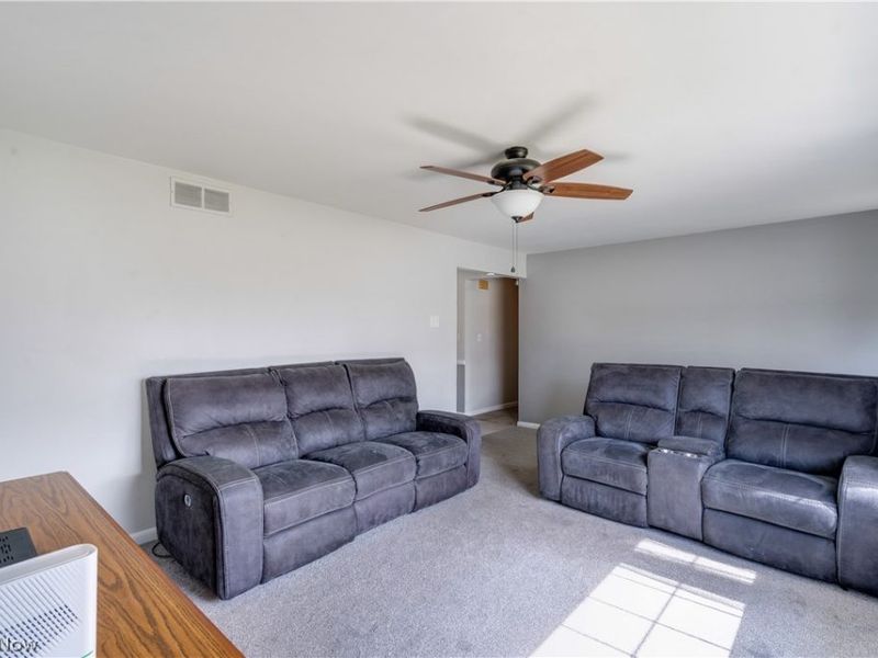 500 E Liberty Street , Youngstown, OH 44505 Photo 10