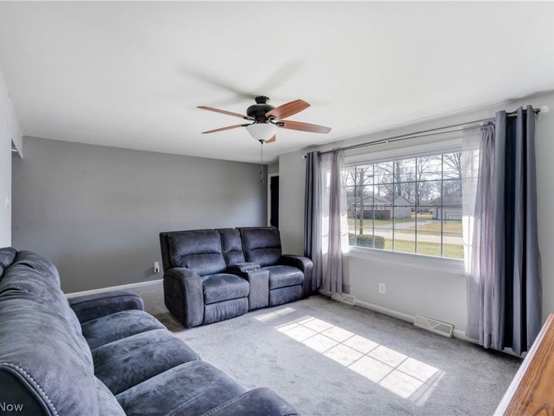 500 E Liberty Street , Youngstown, OH 44505 Photo 9