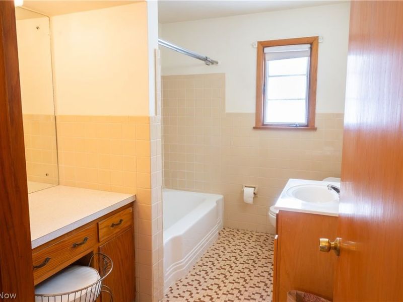 2751 Saginaw Drive, Poland, OH 44514 Photo 9