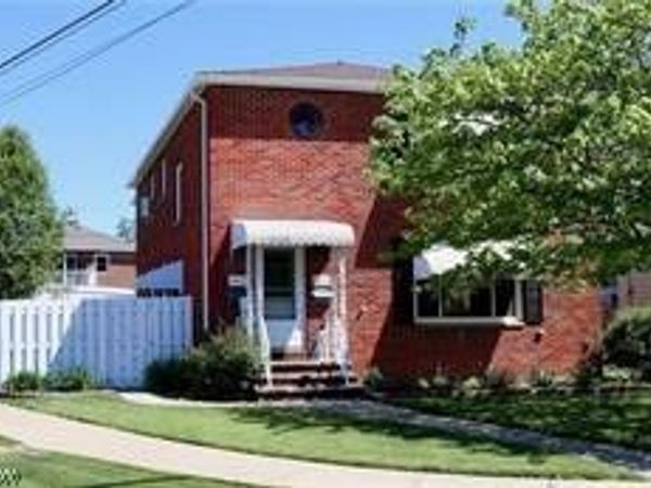 8418 Kenton Avenue, Parma, OH 44129