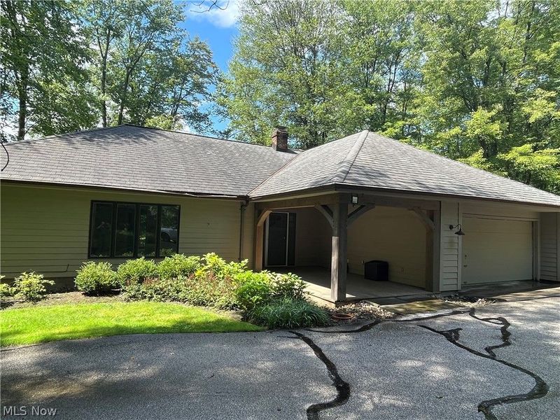 10680 Cedar Road, Chesterland, OH 44026 Photo 2