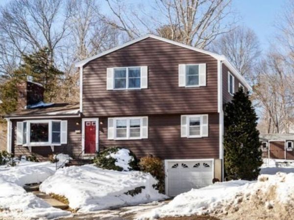 85 Martin Street, Essex, MA 01929