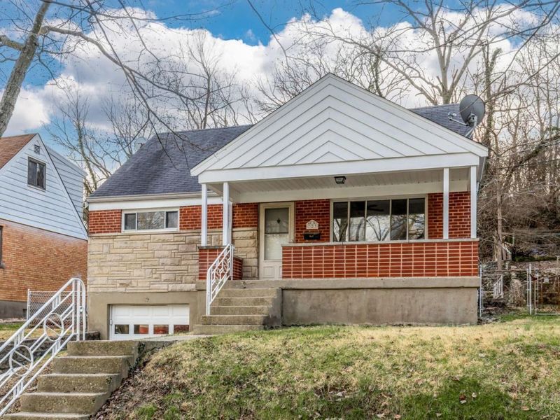 723 Wilbud Drive, Cincinnati, OH 45205 Photo 2