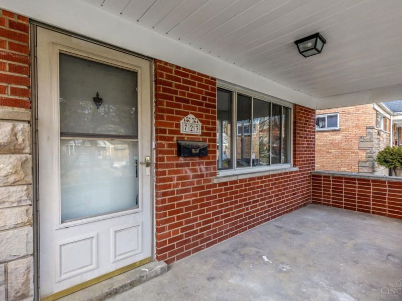 723 Wilbud Drive, Cincinnati, OH 45205 Photo 3