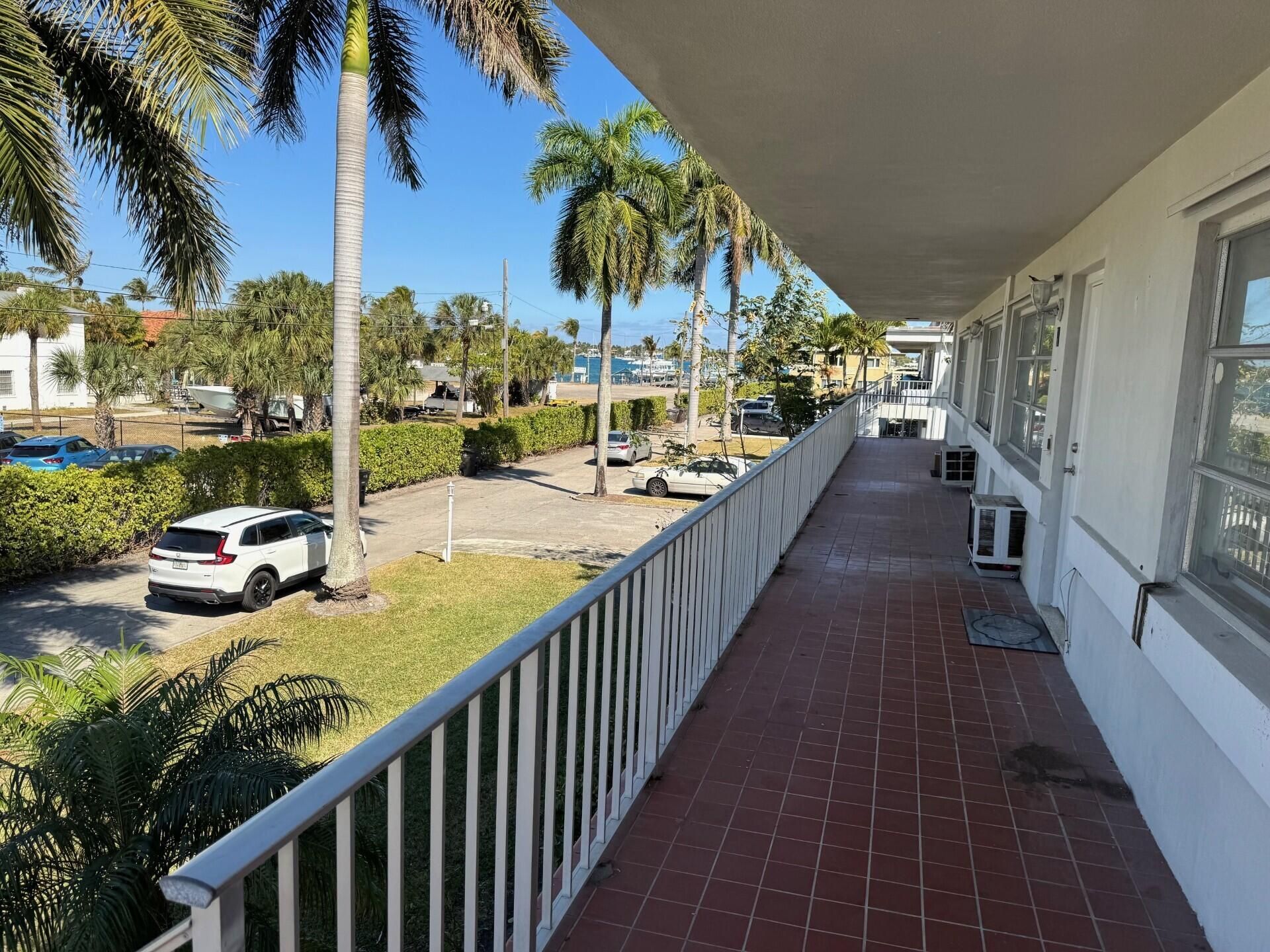 4800 N Flagler Drive, Unit 3, West Palm Beach, FL 33407 Photo