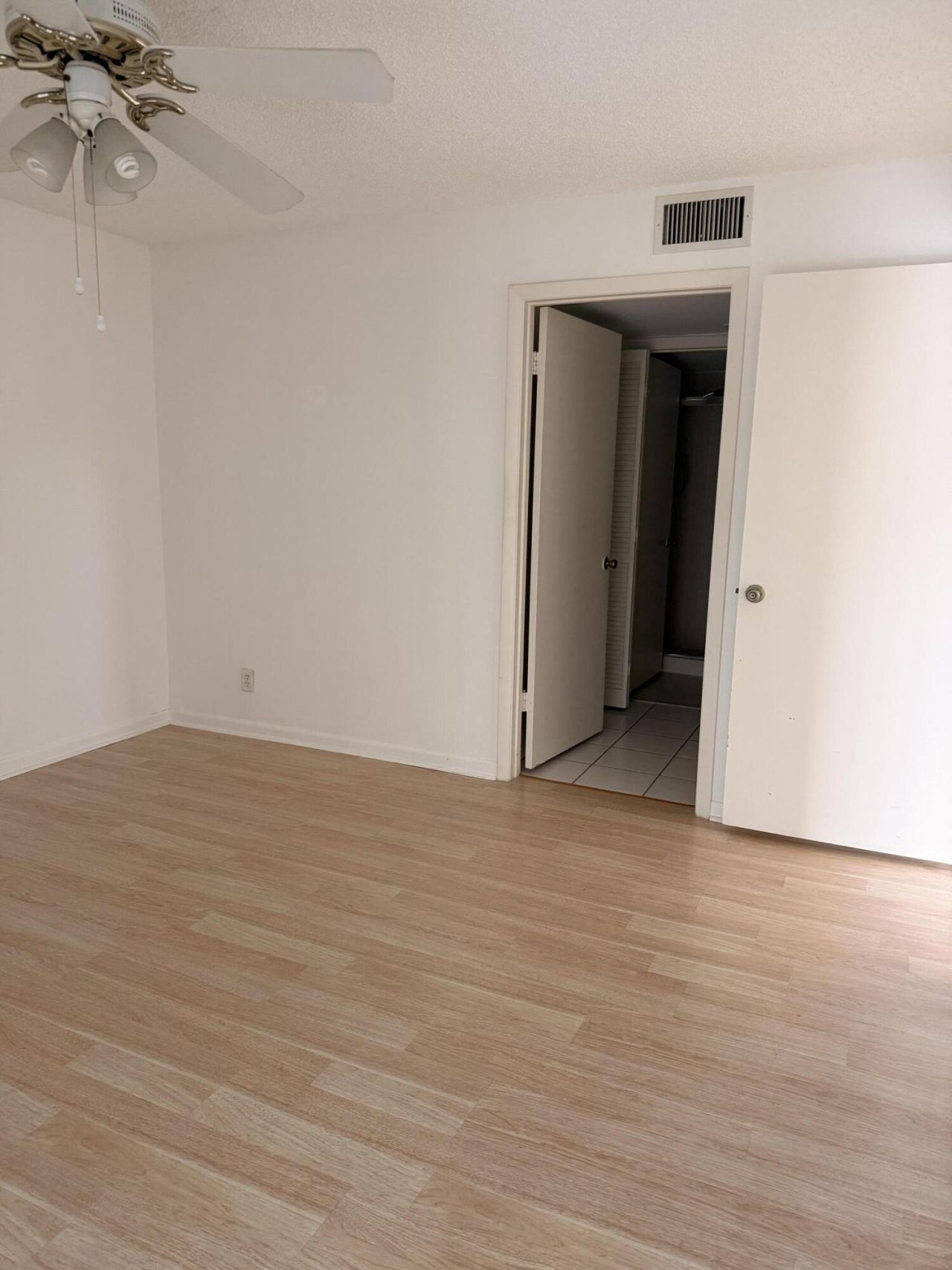 3146 Via Ponciana, Unit 301, Lake Worth, FL 33467 Photo