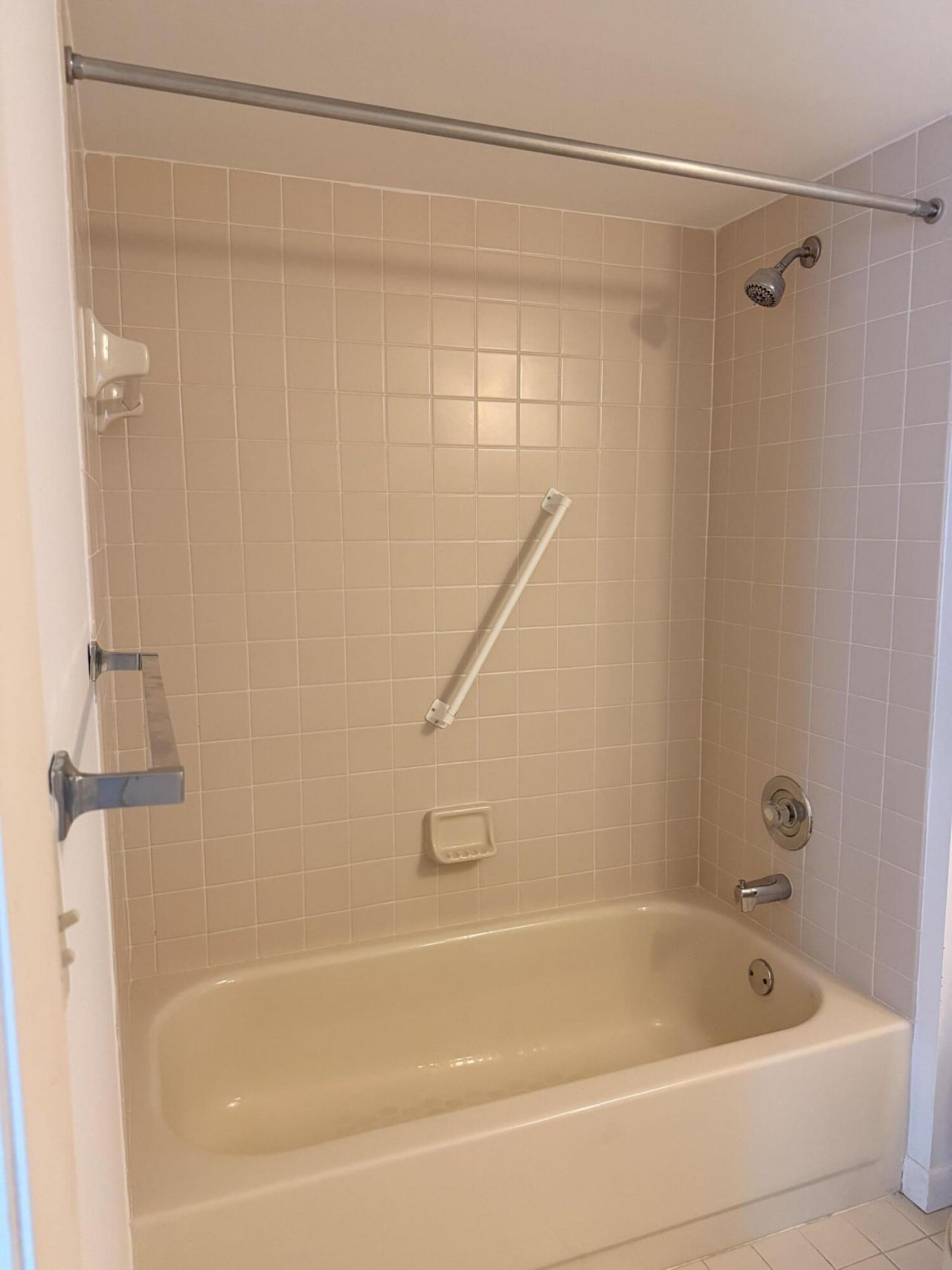 3146 Via Ponciana, Unit 301, Lake Worth, FL 33467 Photo