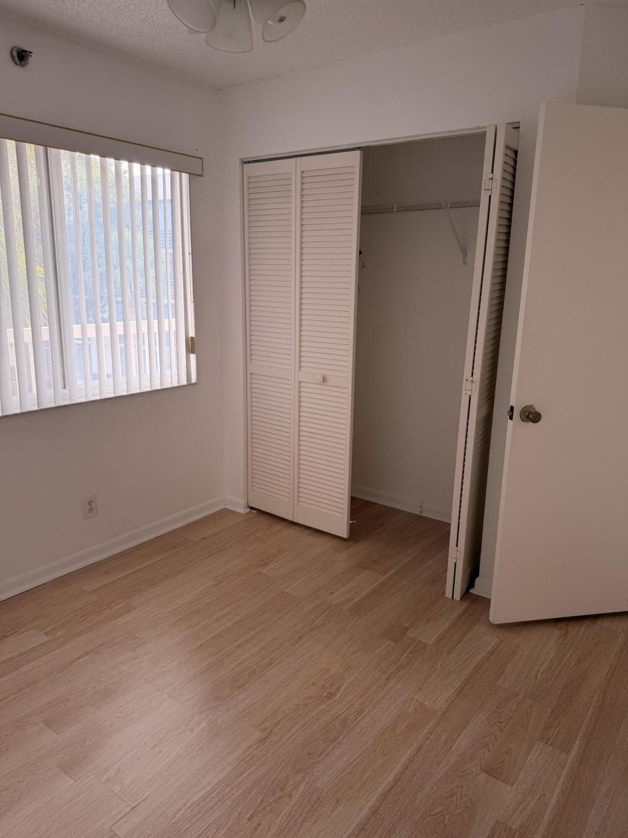 3146 Via Ponciana, Unit 301, Lake Worth, FL 33467 Photo