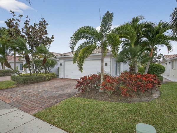 8269 Saint Johns Court, Wellington, FL 33414