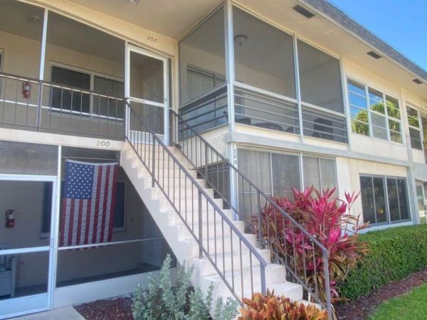 200 Stratford O, West Palm Beach, FL 33417