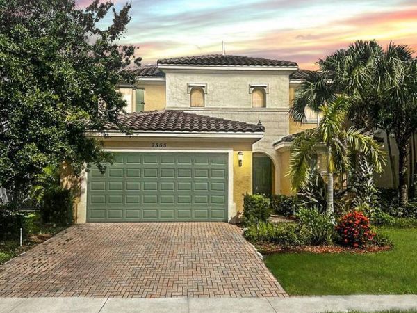 9555 Phipps Lane, Wellington, FL 33414