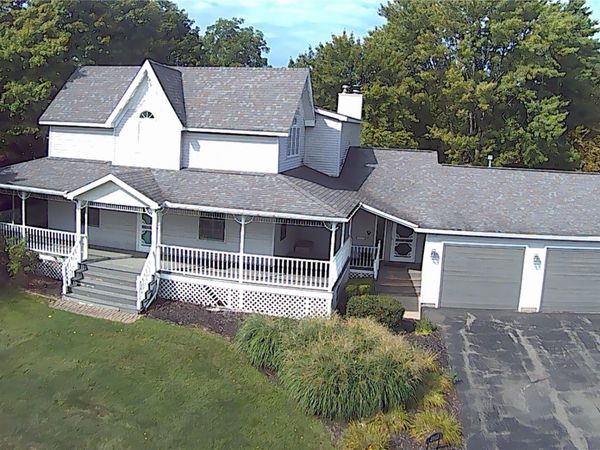 2052 S Dye Road, Flint, Mi 48532