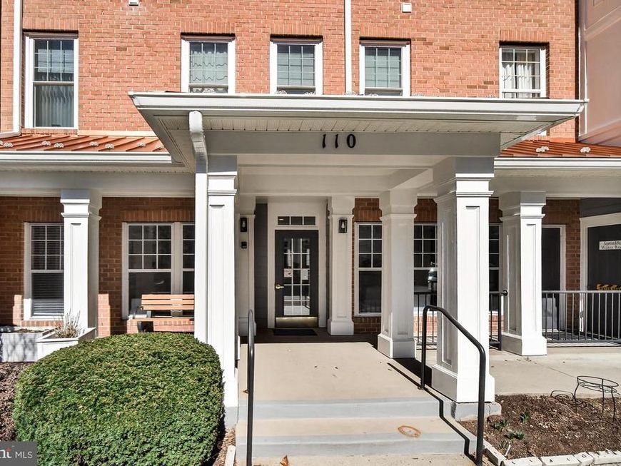 110 Chevy Chase Street, Unit 301, Gaithersburg, MD 20878 Main Photo