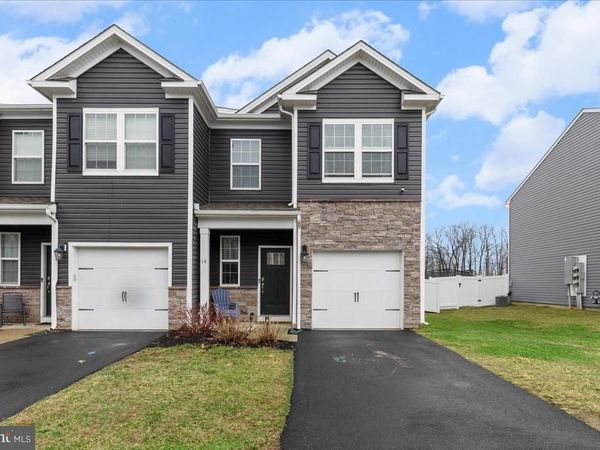 14 PEREGRINE WAY, BURLINGTON, NJ 08016