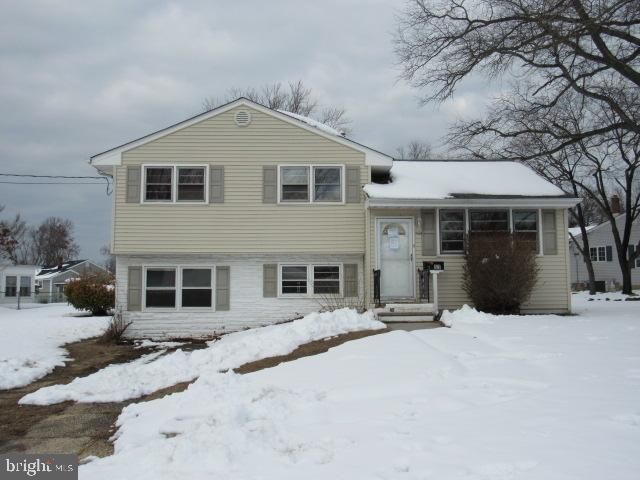 11 Pleasant Valley Drive, West Deptford, NJ 08096 Main Photo