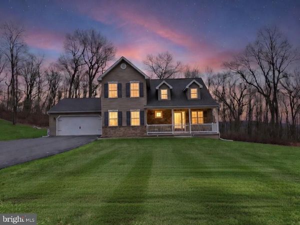 402 MOUNTAINSIDE ROAD, TEMPLE, PA 19560