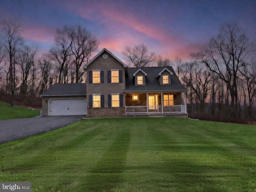 402 Mountainside Road, Temple, PA 19560 Main Photo