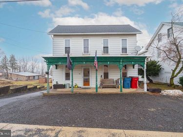 1303 STATE STREET, MERTZTOWN, PA 19539