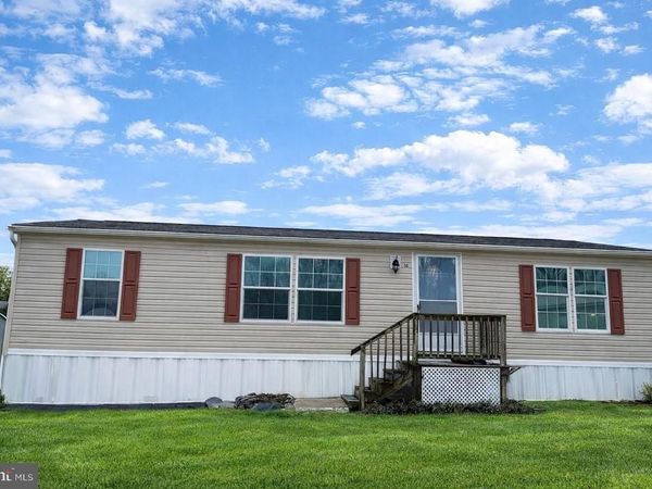 16 HAZEL CIRCLE, MECHANICSBURG, PA 17050