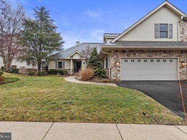 2111 CAREY WAY, HUMMELSTOWN, PA 17036