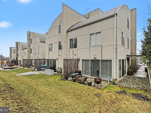 130 BLUE RIDGE CIRCLE, HARRISBURG, PA 17110