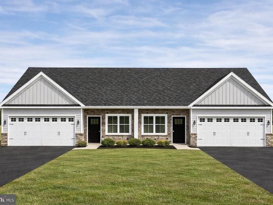 114 Hillard Field, Lancaster, PA 17603 Main Photo