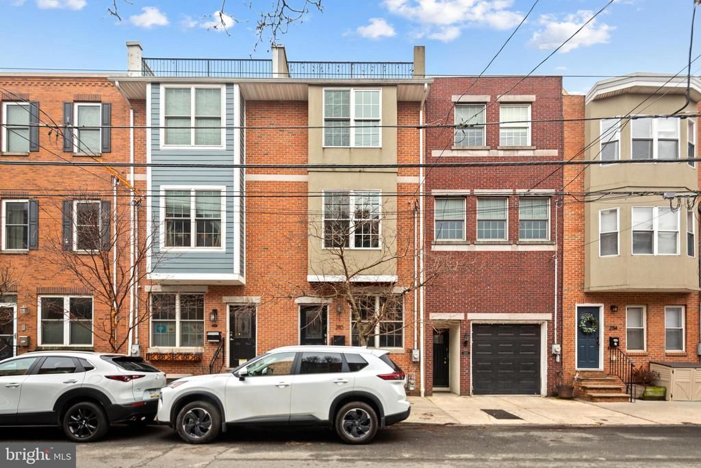 2110 Carpenter Street, Philadelphia, PA 19146 Main Photo