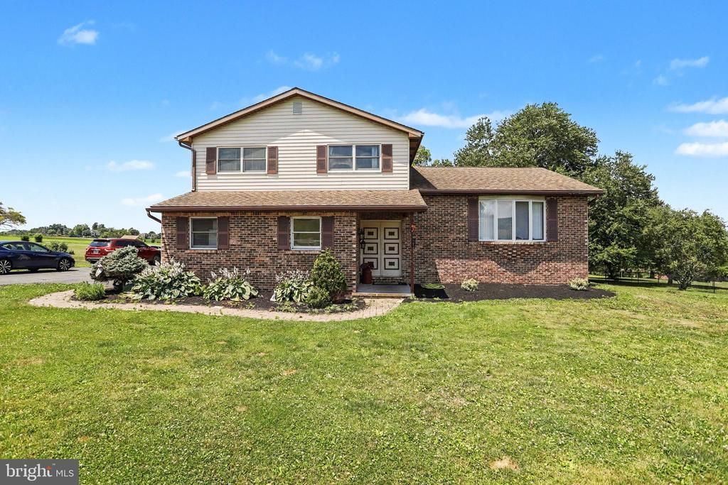 1565 OLD MOUNTAIN ROAD, WELLSVILLE, PA 17365