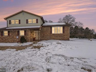 1565 OLD MOUNTAIN ROAD, WELLSVILLE, PA 17365