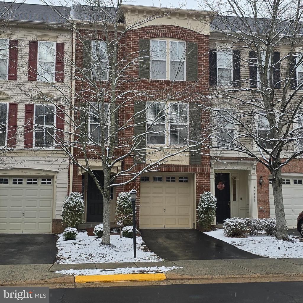 43099 Hunters Green Square, Broadlands, VA 20148 Main Photo