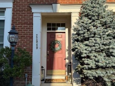 22949 FANSHAW SQUARE, BRAMBLETON, VA 20148