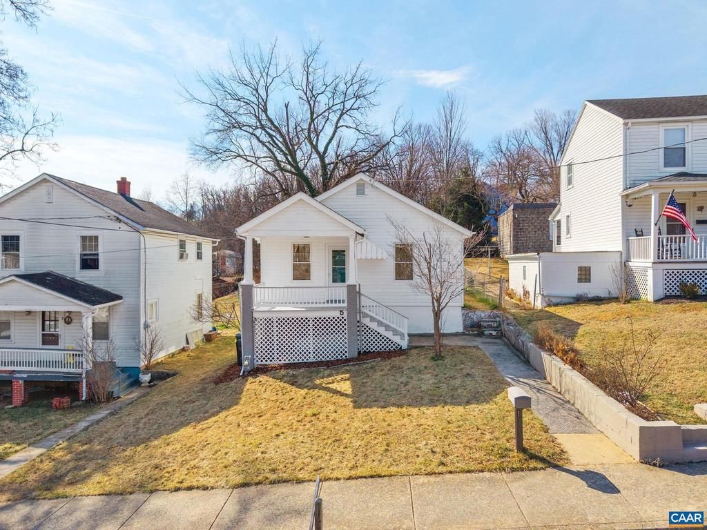 5 Montgomery Ave, Staunton, VA 24401 Main Photo